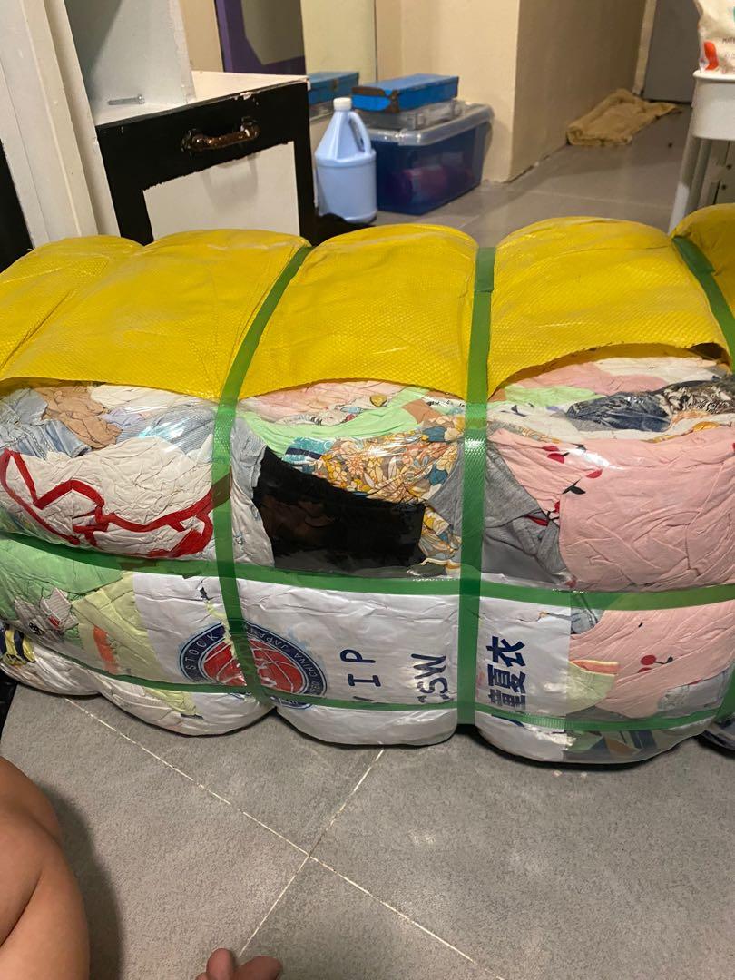 Ukay kids ware bale (Category: Babies & Kids Fashion) located in Mandaluyong City. Submitted by iyahyen26 (Listing ID 1187221111, Image 1). Description: 3,500 na lng pang umpisa . Wala pa bawas na open ko lang. 400 plus laman. Reason for sale: di ko maasikaso iyakin newborn baby ko. Reminder! Buy at your own risk. Ukay is risky!!!.