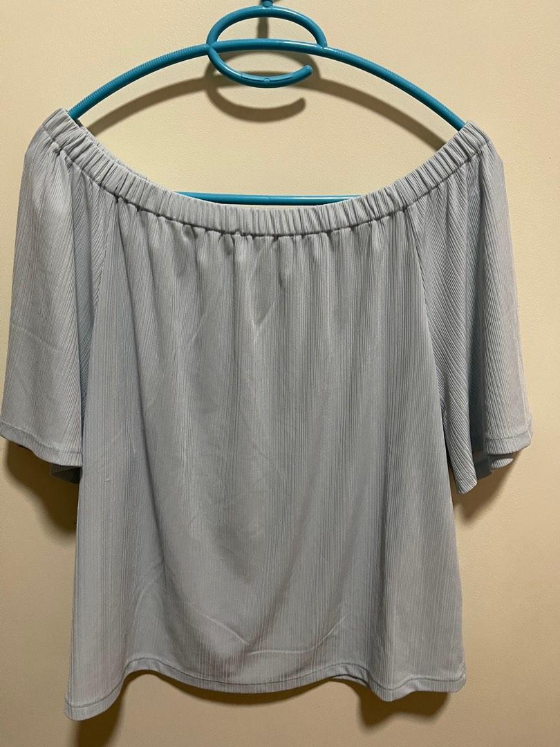 Uniqlo semi off shoulder (Category: Blouses) located in Pasig City. Submitted by janrh (Listing ID 1187068915, Image 1). Description: .