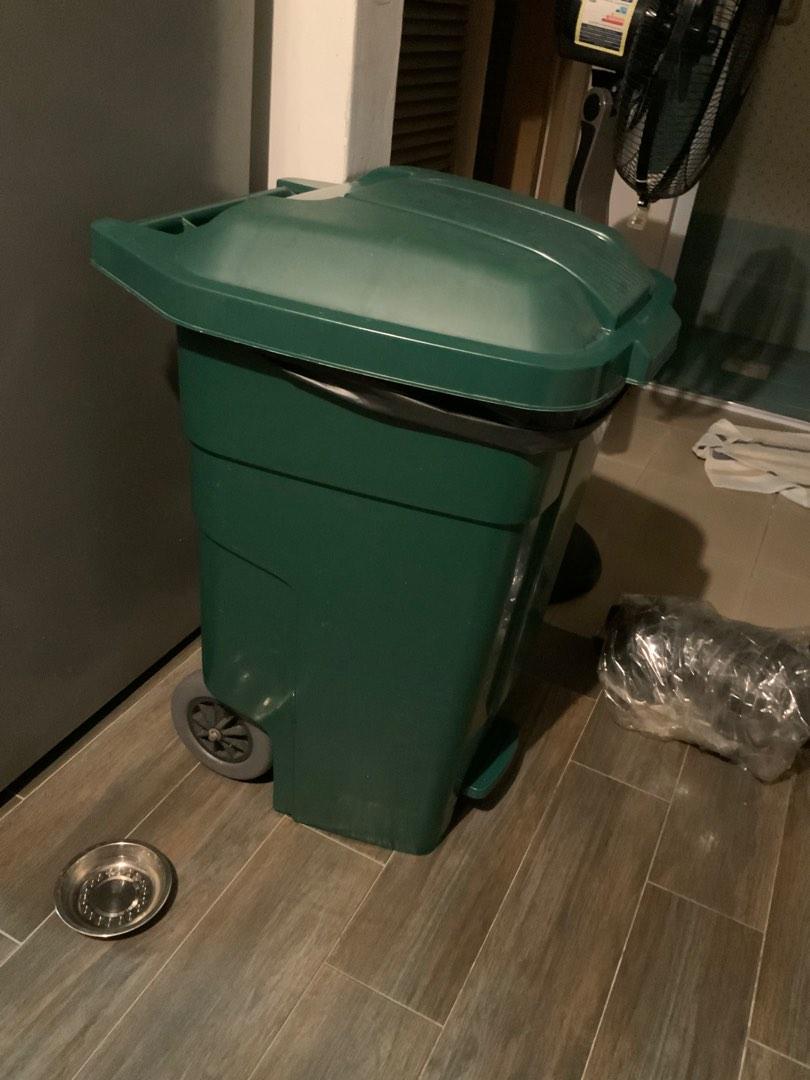 Used but not abused waste bin for sale. Always lined with plastic bag