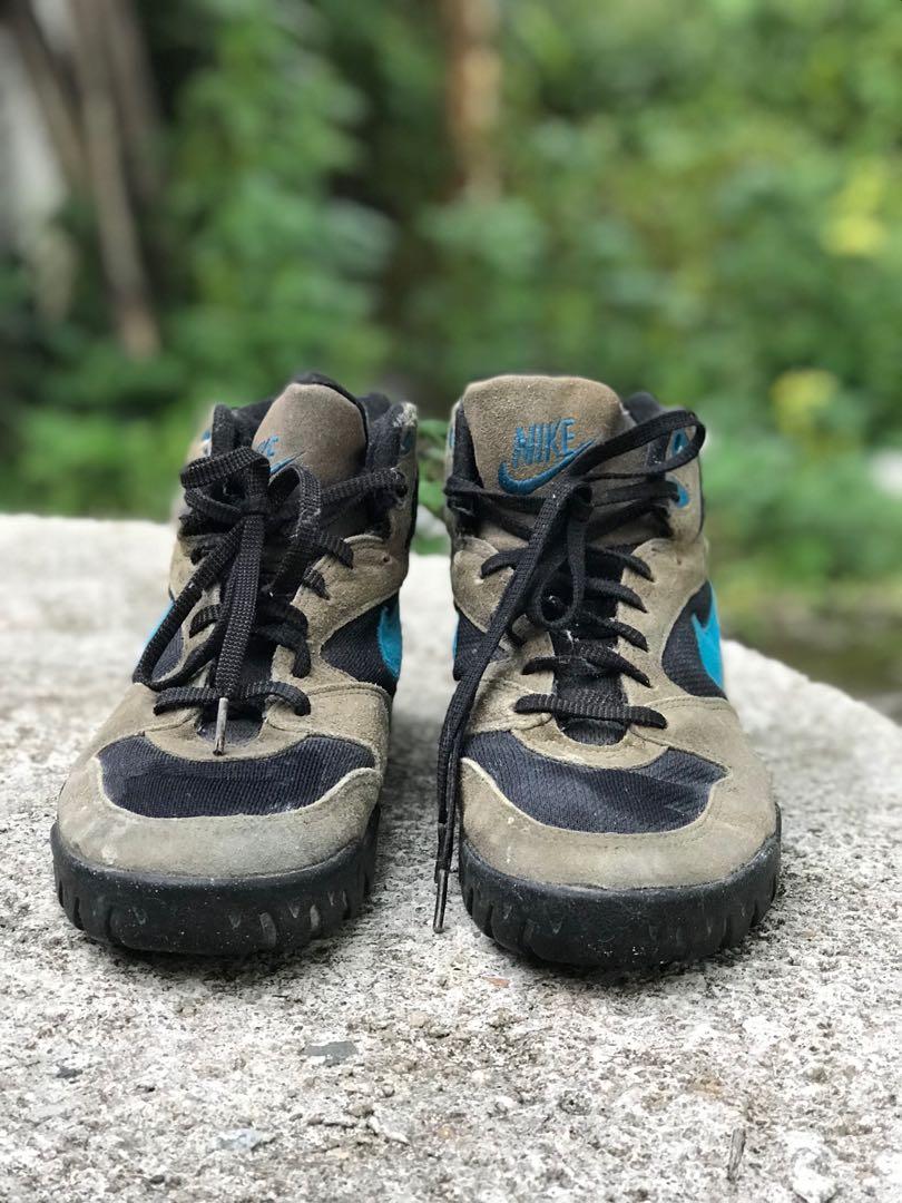 Nike caldera store hiking boots