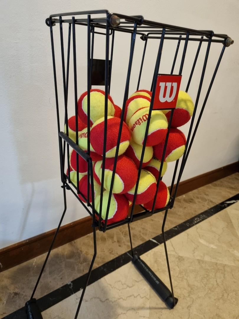 WILSON tennis hopper with red training balls, Sports Equipment, Sports