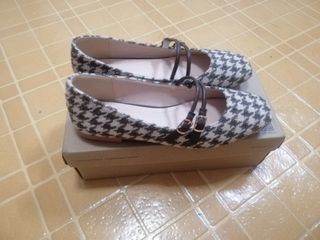 (Category: ) located in . Submitted by bihua7 (Listing ID 1187205423, Image 1). Description: .