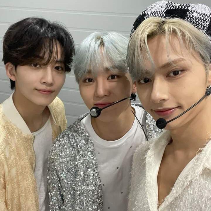 Wtb Lfs Seventeen Seungkwan Jun Jeonghan Pcs Photocards Hobbies