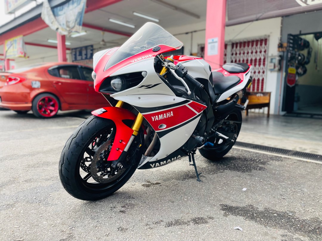 Yamaha r1 discount tcs