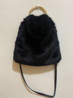 Zara  9成新時髦兩用毛毛包 /斜背/手拿