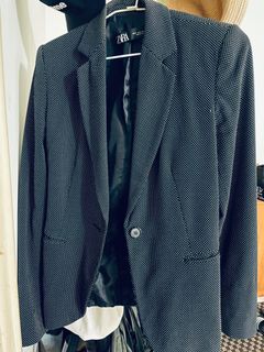 由 givenchy8 (刊登 ID 1187187191，圖片 1) 提交，位於 的 (類別：)，說明：。