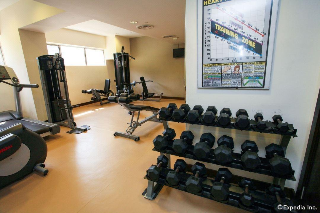 1 to 3 Months Rental. 4Star Hotel. Near Outram Park/Chinatown Train