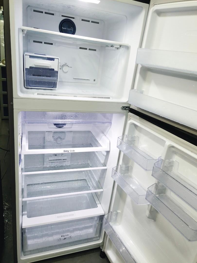 441L Free delivery fridge Refrigerator, TV & Home Appliances, Kitchen