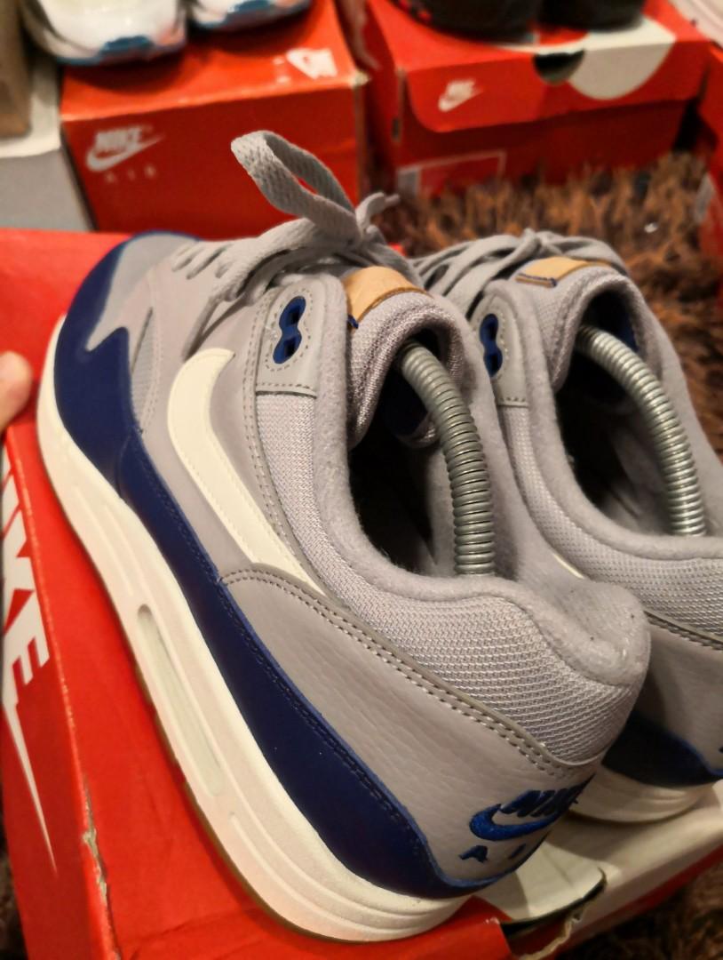 Atmosphere grey hotsell air max 27