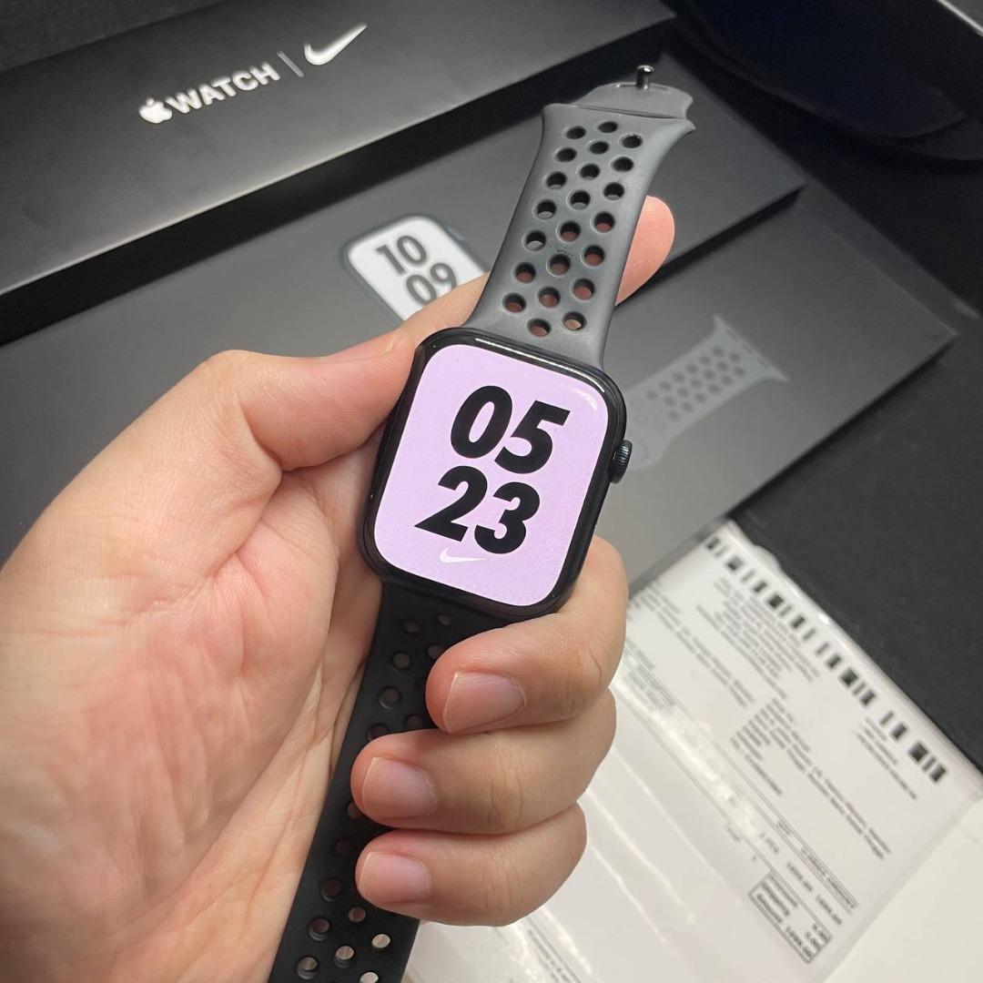 Apple Watch Nike Series 7 - 45mm / GPS / Midnight Aluminum Case