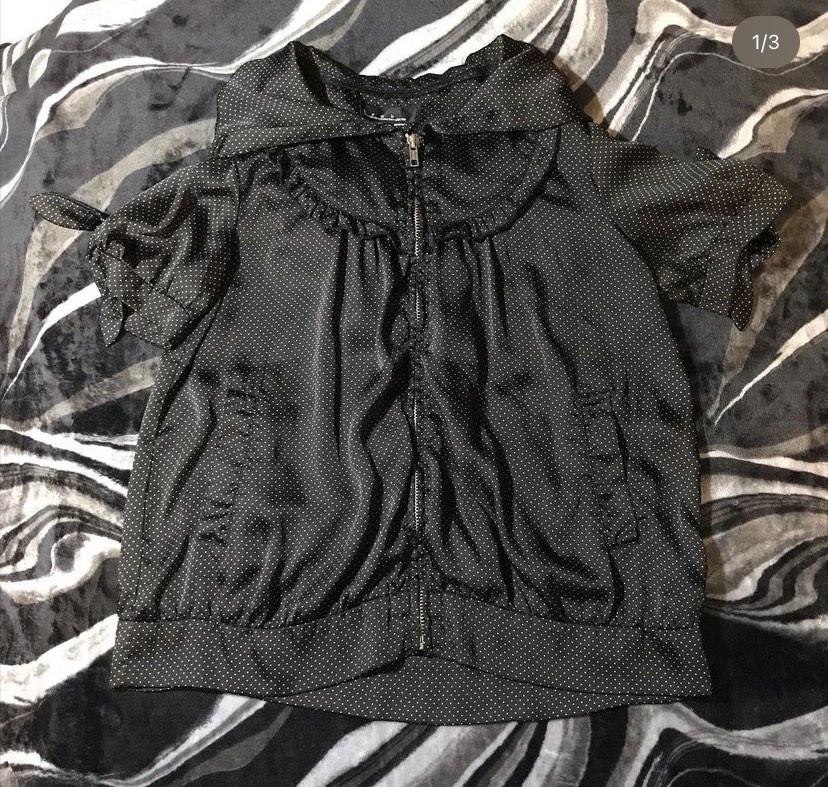 b + a b Polka dots with hoodie (Category: Blouses) located in Taguig. Submitted by mee_way (Listing ID 1187449179, Image 3). Description: .