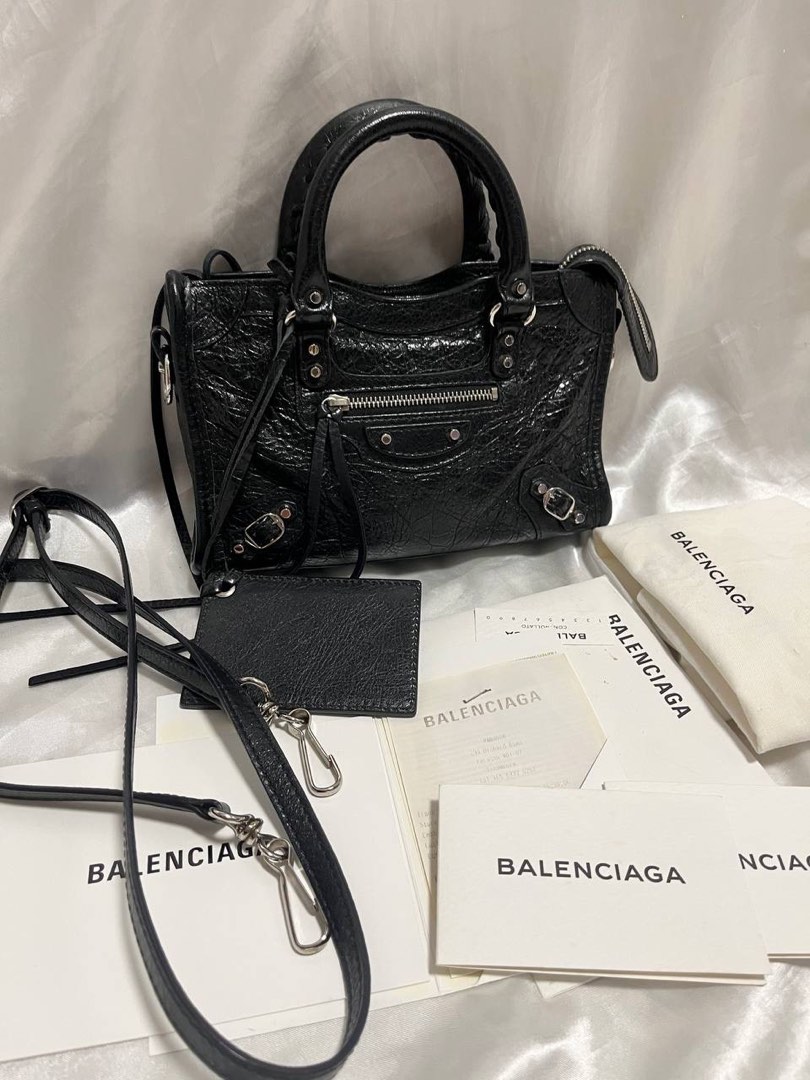 nano city bag balenciaga