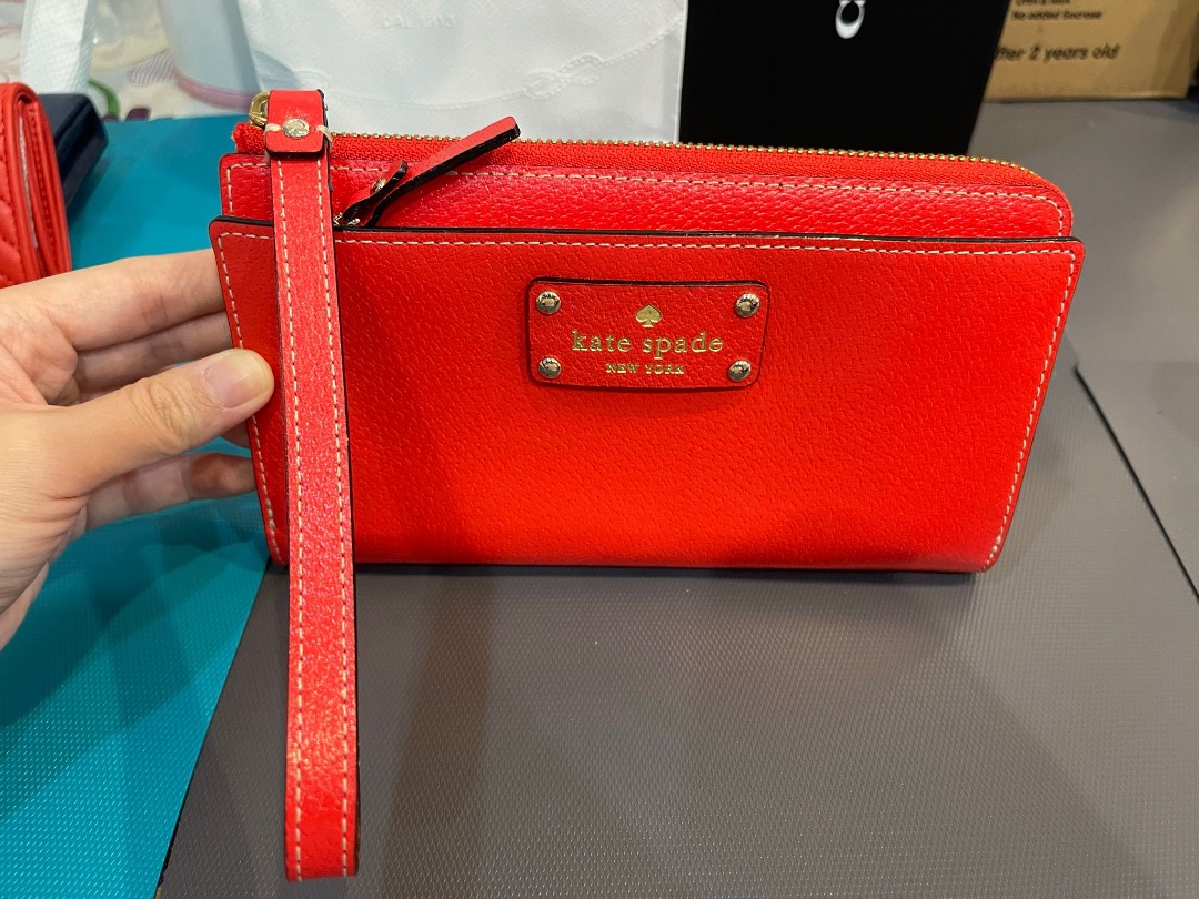 BN Kate Spade Layton Wellesley Wallet with Wrist Strap (retail $145),  Women's Fashion, Bags & Wallets, Wallets & Card Holders on Carousell
