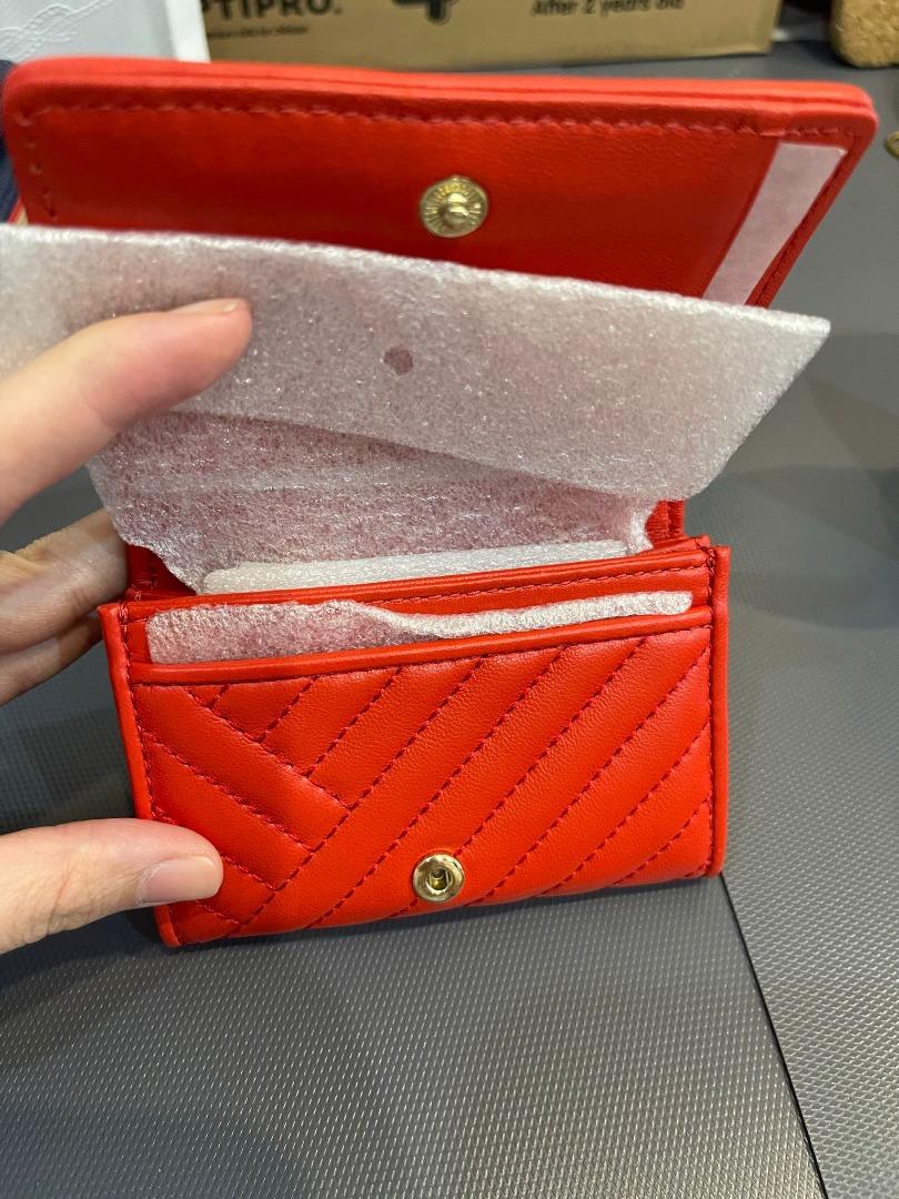 BN Tory Burch Alexa Foldable Mini Wallet (retail $210), Women's Fashion,  Bags & Wallets, Purses & Pouches on Carousell