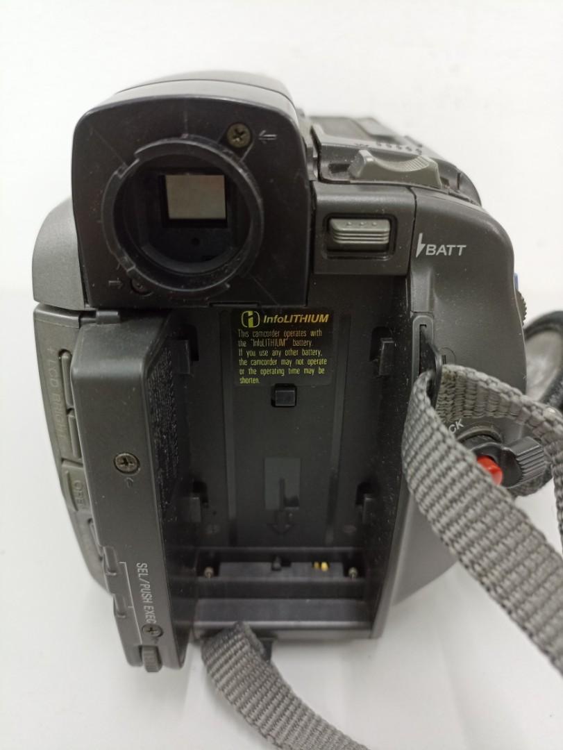 FAULTY SONY HANDYCAM VIDEO 8, Photography, Cameras on Carousell
