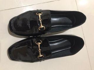 Flatshoes black