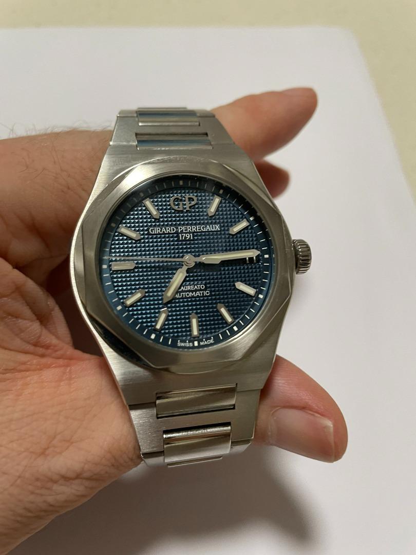 Girard Perregaux Laureato Blue Dial 42 mm Luxury Watches on