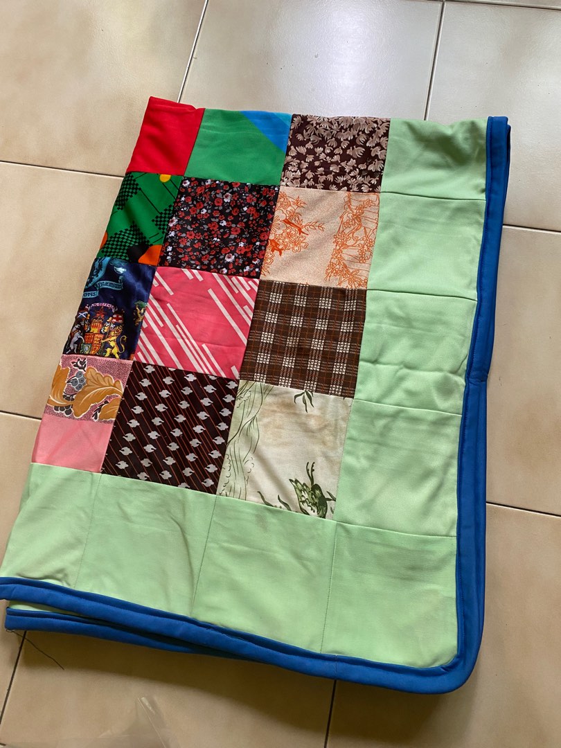 Hand make blanket, Furniture & Home Living, Bedding & Towels on Carousell