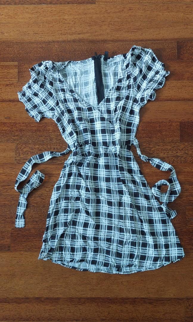 H M DIVIDED DRESS SALE