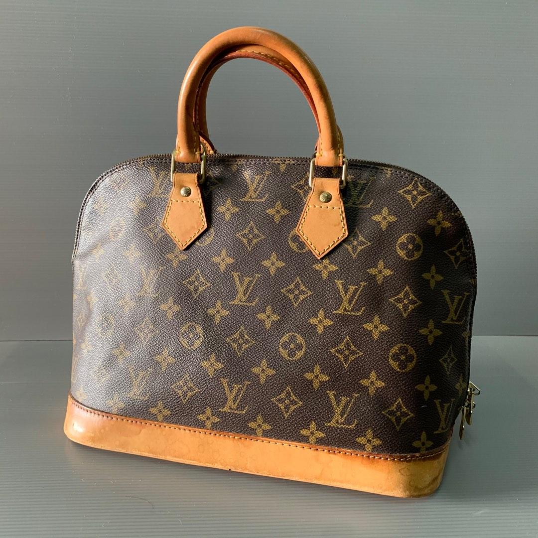 Louis Vuitton Takeoff Sling, Luxury, Bags & Wallets on Carousell