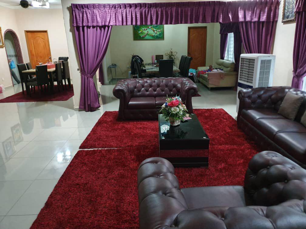 Low Depo / Bungalow Jln Padi Huma / Bandar Baru Uda / Jb Town / 8 bed