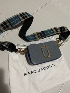(Category: ) located in . Submitted by insidehercloset (Listing ID 1187401020, Image 1). Description: .