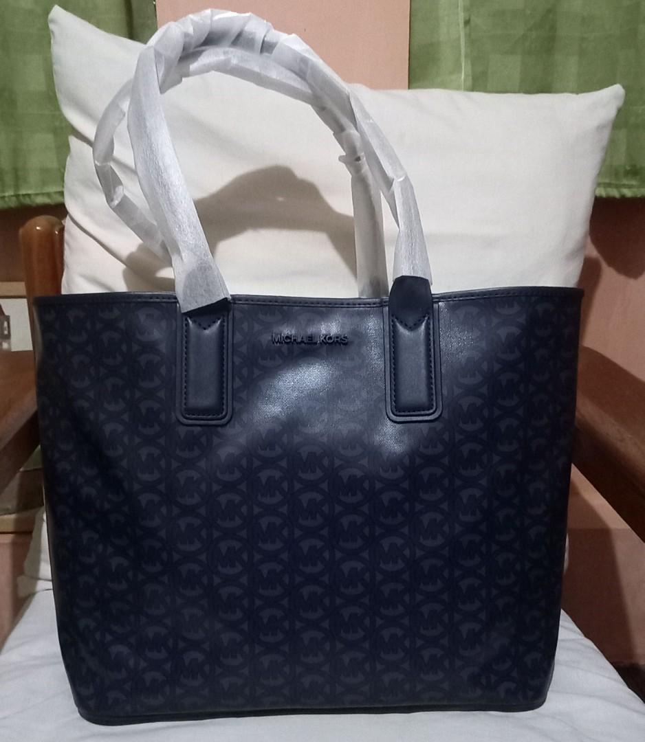 Michael Kors Carry All Travel Women's Tote Shoulder Hand Bag Large Logo  Jacquard in Navy Blue, Luxury, Bags & Wallets on Carousell