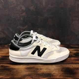 (Category: ) located in . Submitted by rowang_bundle.sneakers (Listing ID 1187439689, Image 1). Description: .