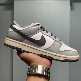 (Category: ) located in . Submitted by est.20_sneakercorner (Listing ID 1187316005, Image 1). Description: .