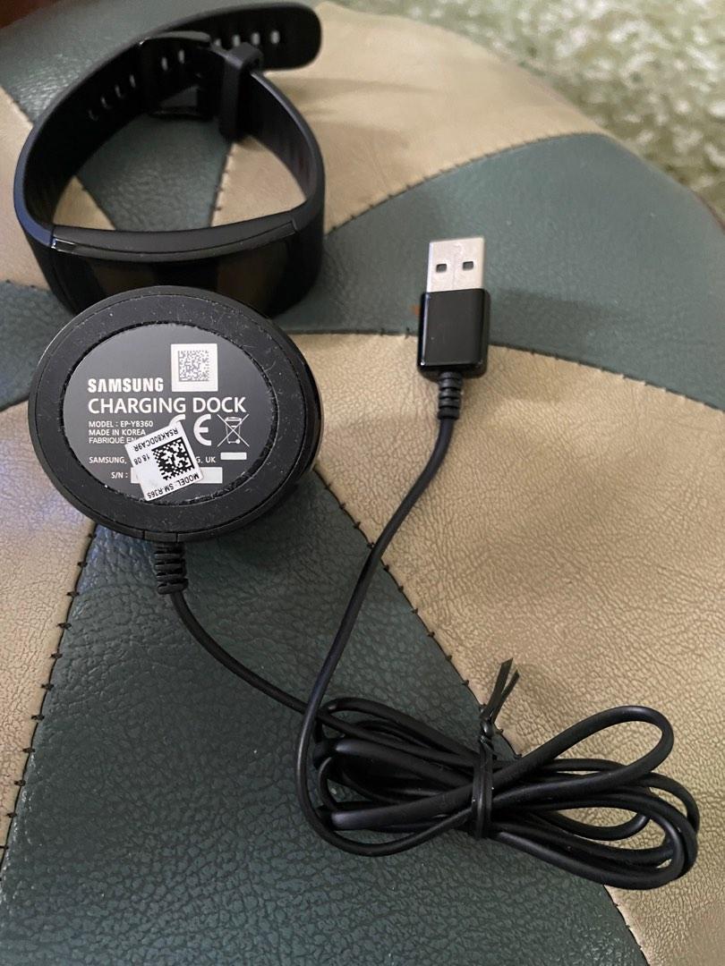 NOT WORKING Samsung Gear Fit2, Mobile Phones & Gadgets, Wearables