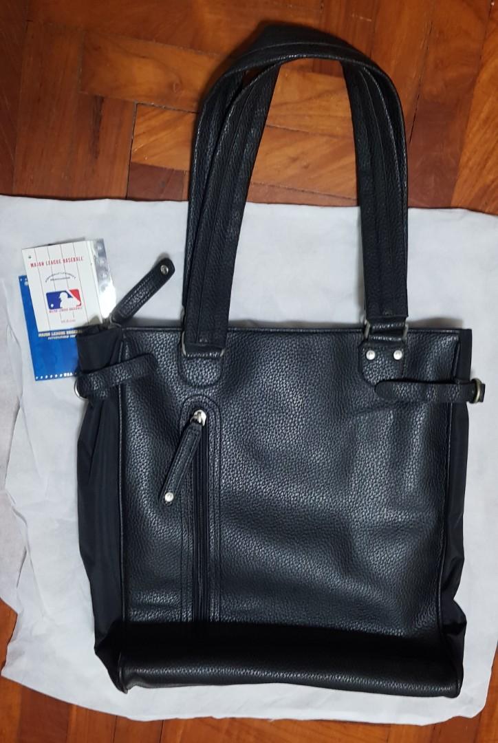 Original MLB New York Yankee Bag, Men's Fashion, Bags, Sling Bags on