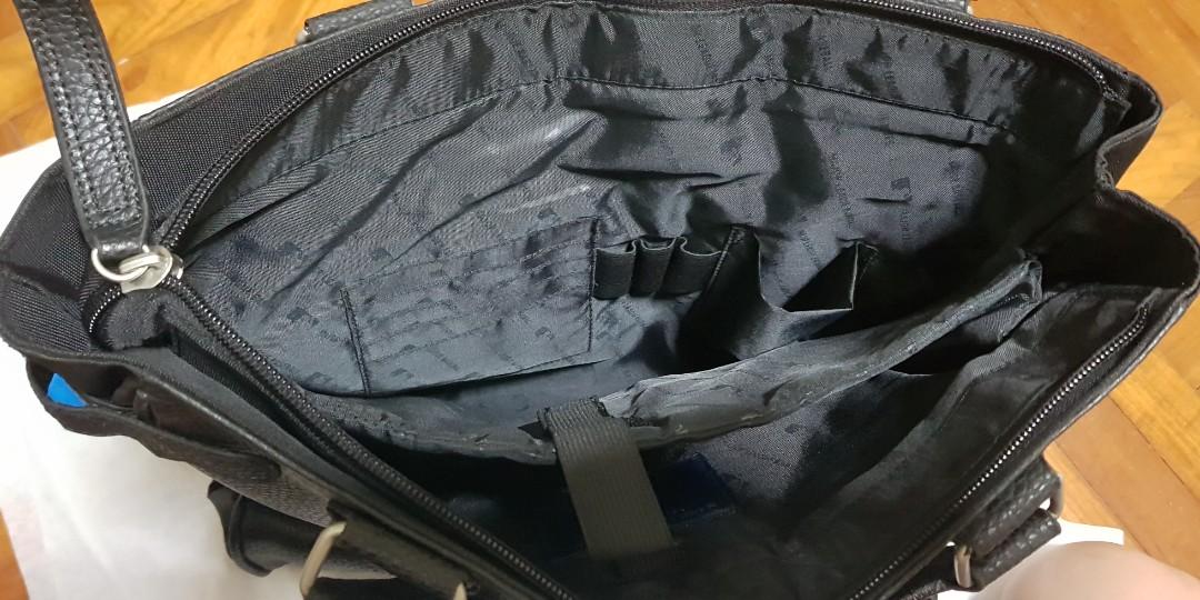 Original MLB New York Yankee Bag, Men's Fashion, Bags, Sling Bags on