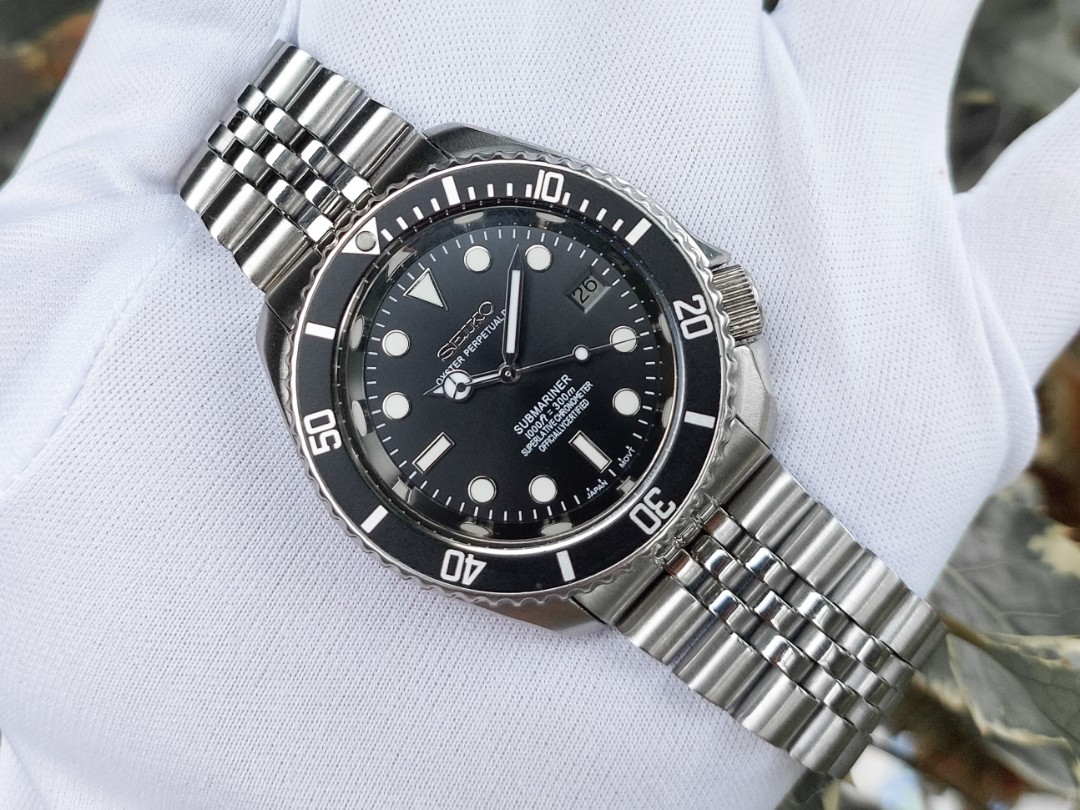 Original Pre-owned Seiko BLACK SUBMARINER Mod Automatic Diver's Watch,  Luxury, Watches on Carousell