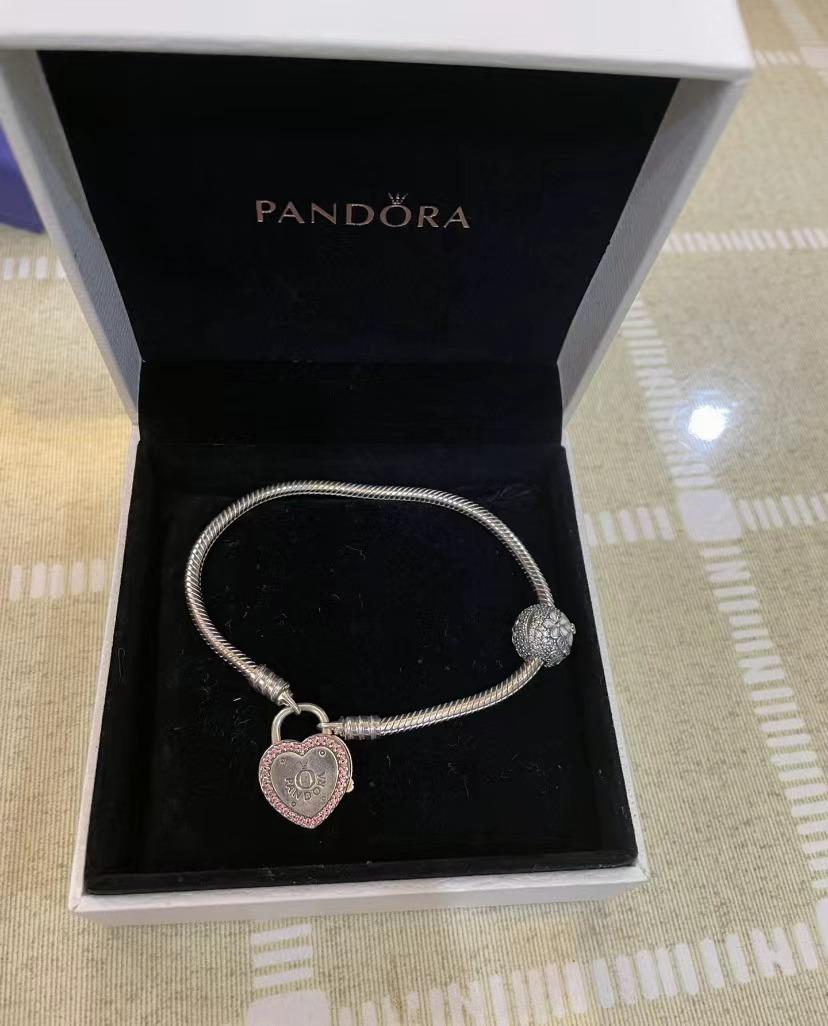 Pandora Heart lock bracelet, Women's Fashion, Jewelry & Organisers, Bracelets on Carousell