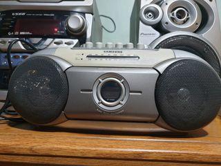 Samsung Portable Cassette Player with am /fm