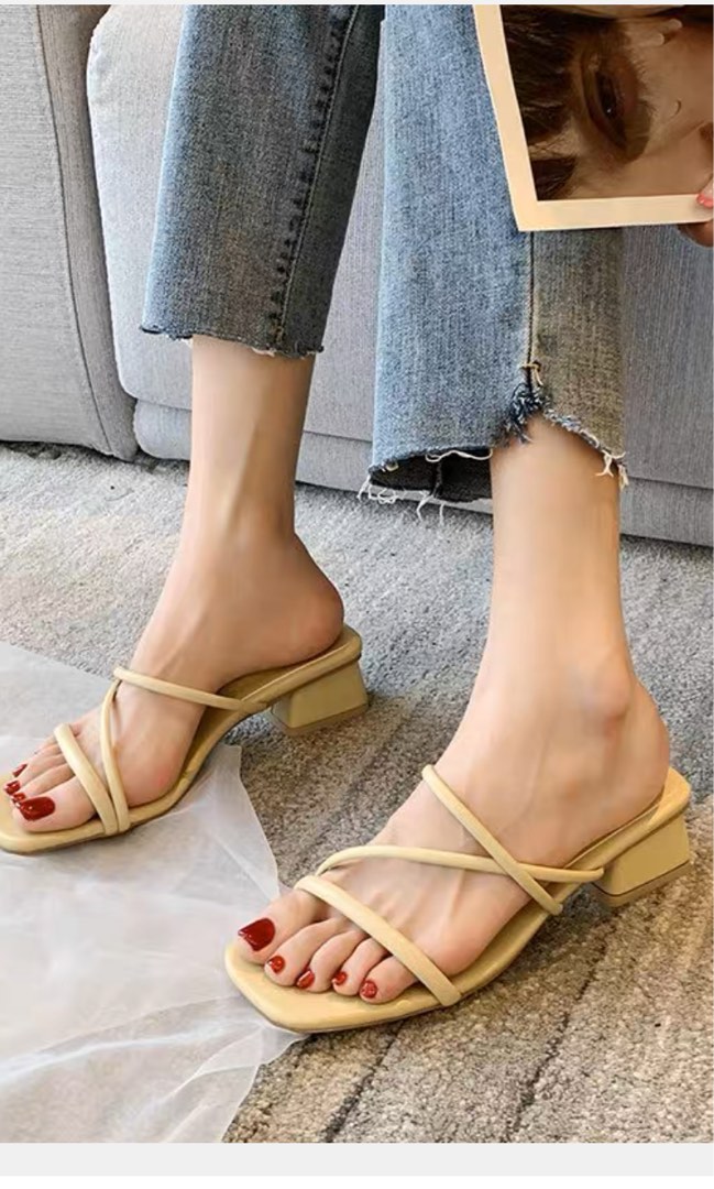 Sandals (yellow)