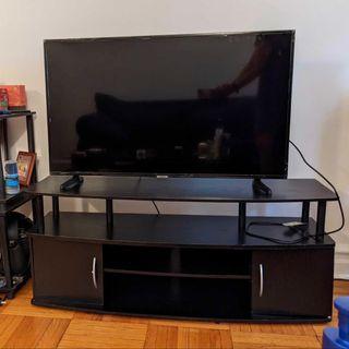 Smart Tv with stand