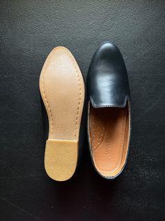 Tilde Size 9 (leather black shoes from unalokal, now una__ph)