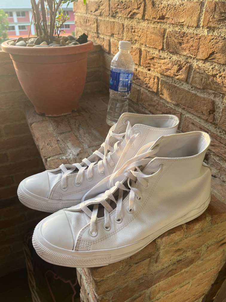 Triple white converse hot sale