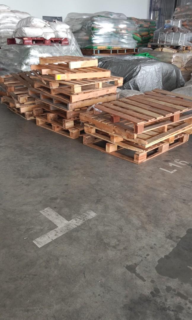 Used pallets for sale, Furniture & Home Living, Home Improvement