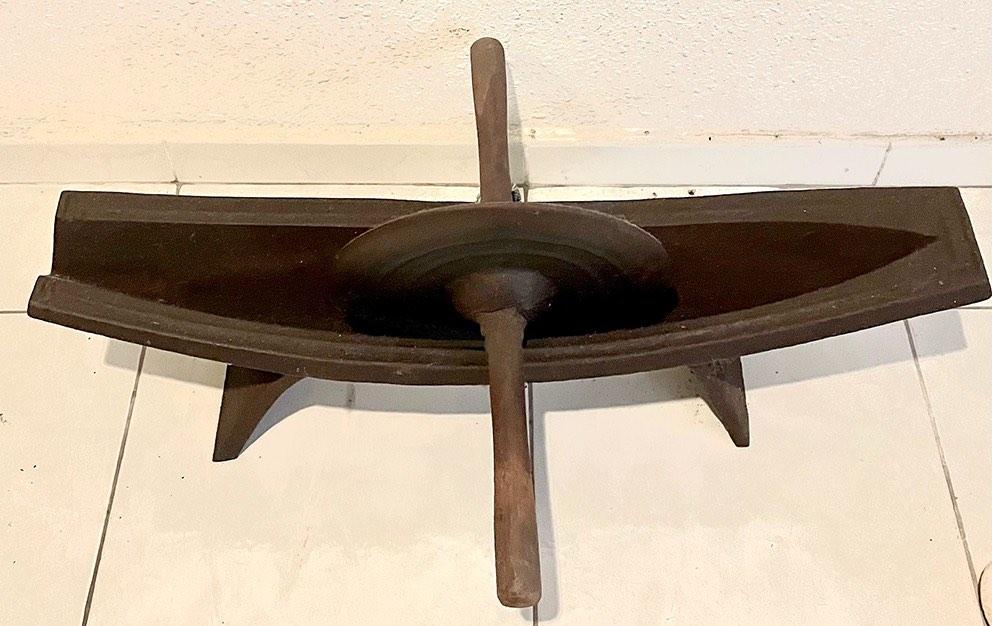 Vintage Cast Iron Herb Grinder, Hobbies & Toys, Memorabilia