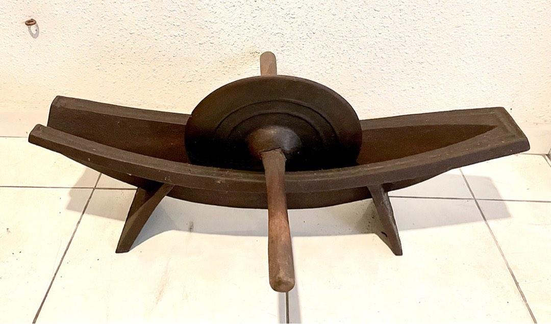 Vintage Cast Iron Herb Grinder, Hobbies & Toys, Memorabilia