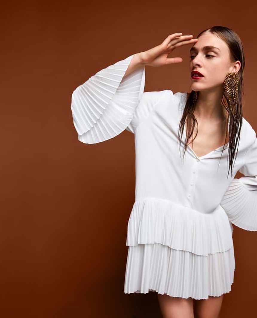 White pleated zara dress best sale