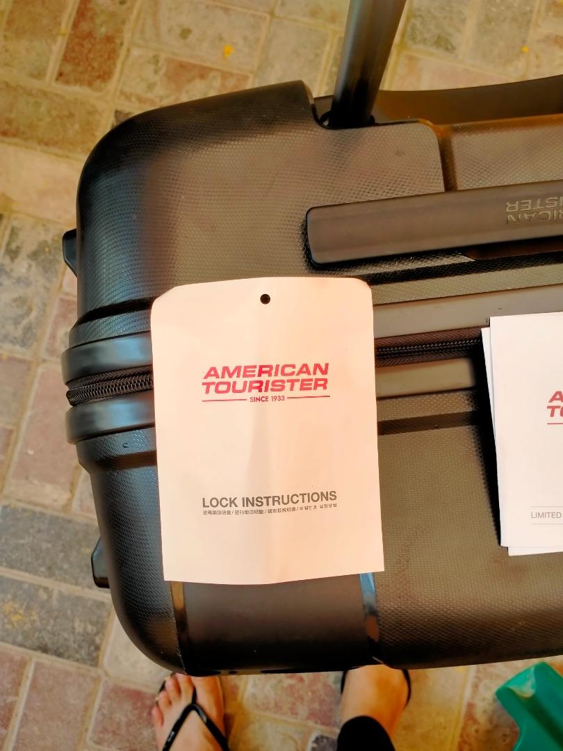 Samsonite sister store brand