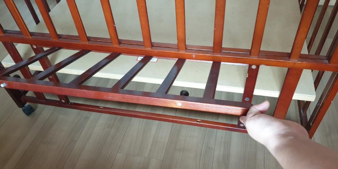 Japan made Baby crib, play cot, adjustable 3 heights, old but hardly