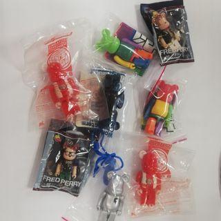 Bearbrick  又一堆 如圖