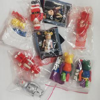 Bearbrick 一 堆 如圖