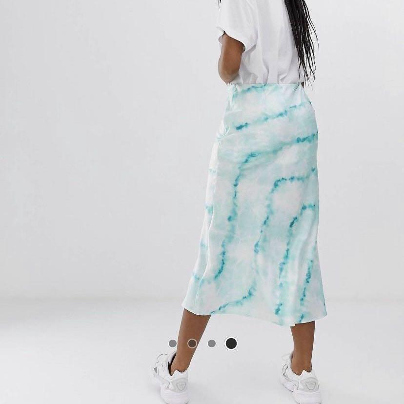 HM tie-dye skirt