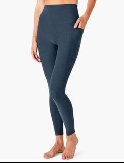 (Category: ) located in . Submitted by activewearsiao (Listing ID 1187537825, Image 1). Description: .