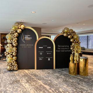 Ceremony background and customised design for corporate events / Private hosting